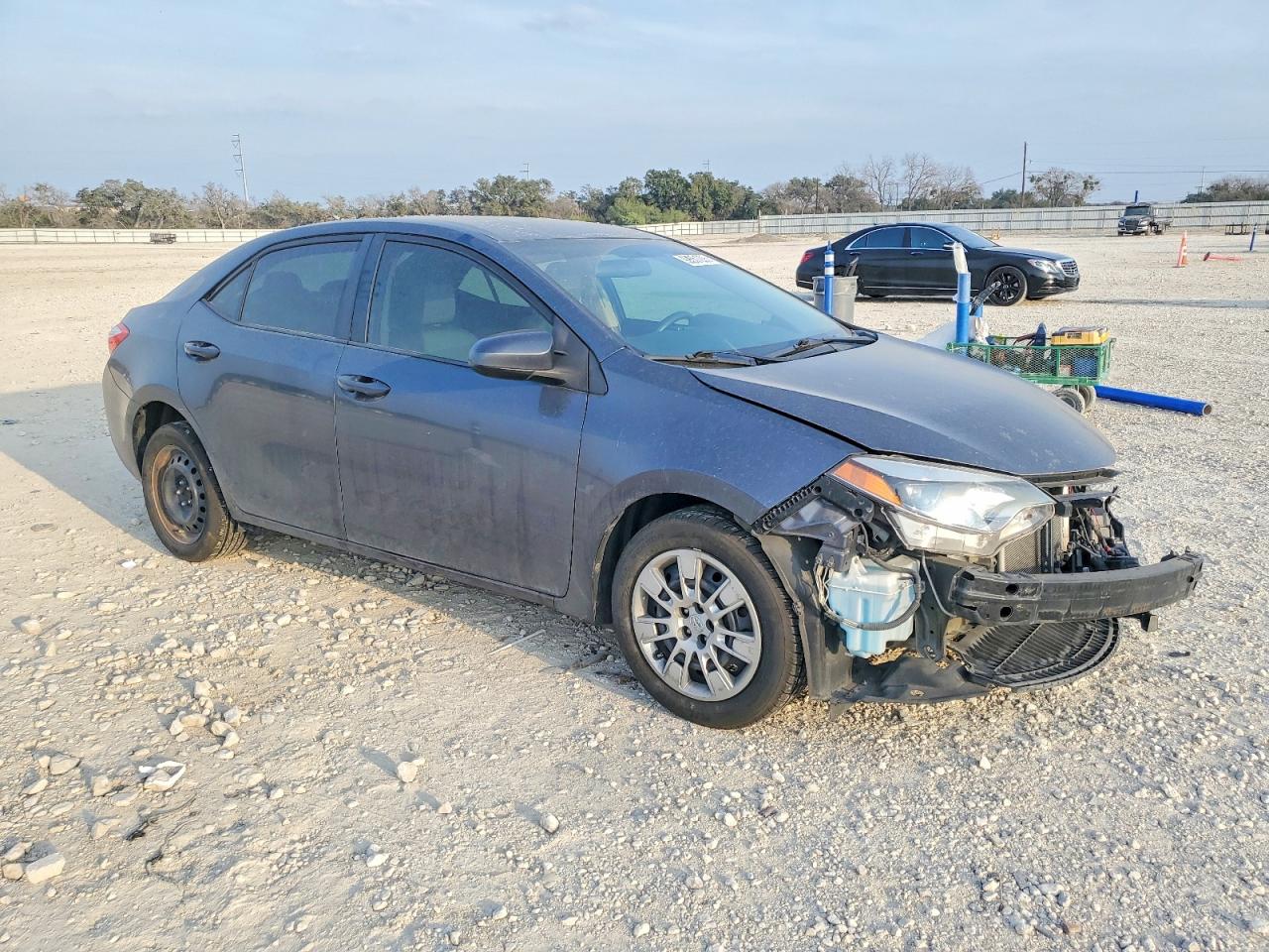 2014 TOYOTA COROLLA L photo 4