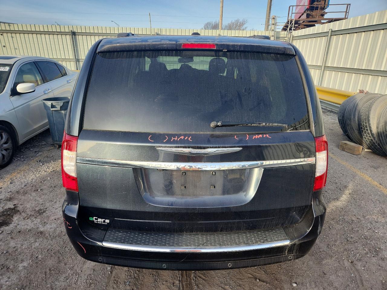 2013 CHRYSLER TOWN & COUNTRY TOURING L photo 6