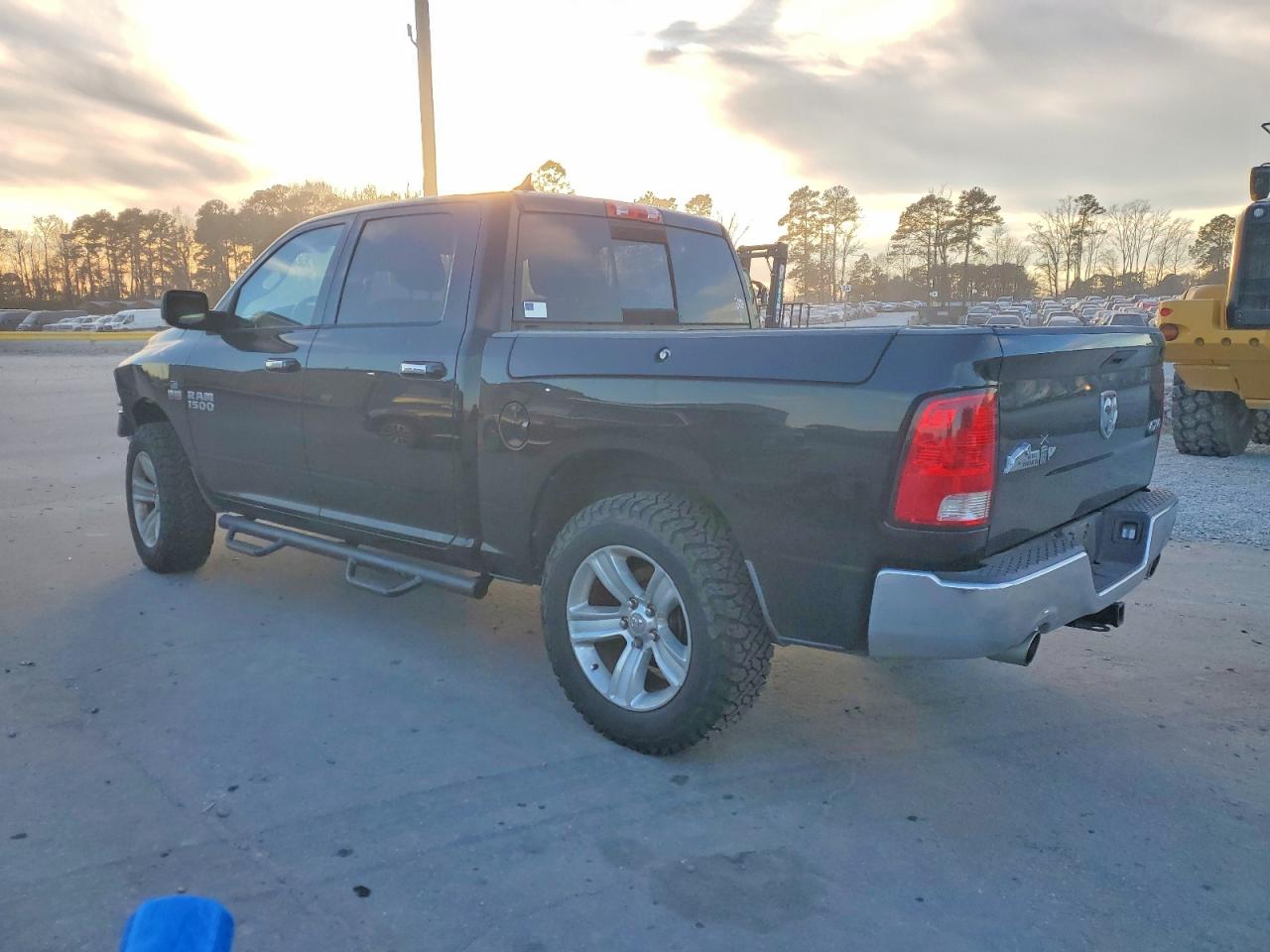 2014 RAM 1500 SLT photo 2