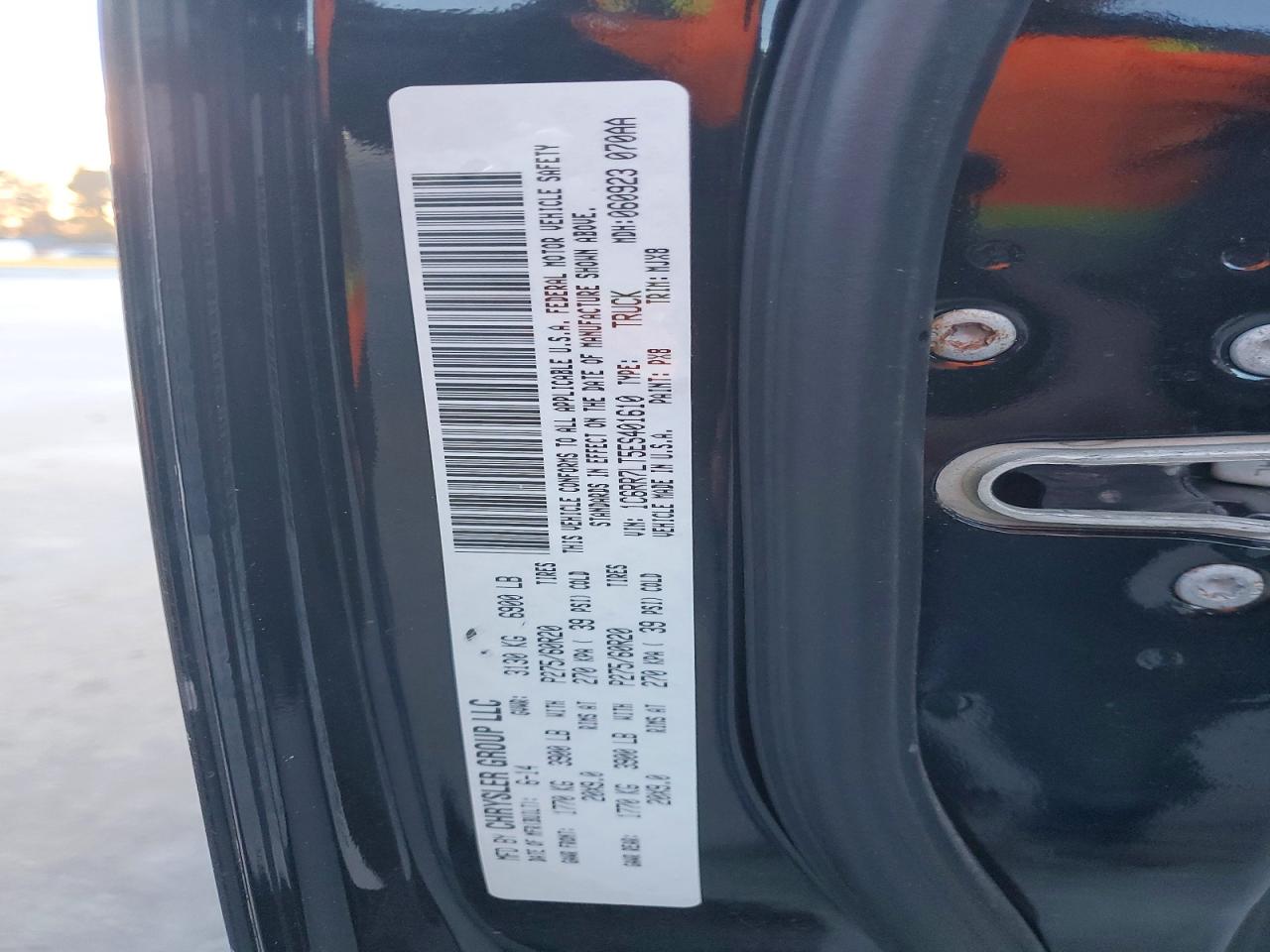 2014 RAM 1500 SLT photo 12