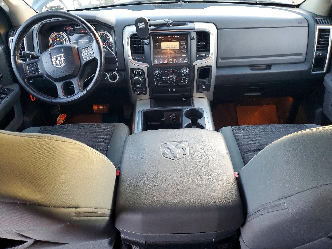 2014 RAM 1500 SLT photo 8