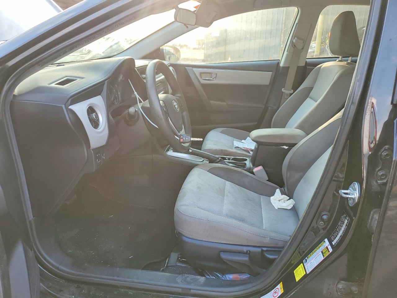 2018 TOYOTA COROLLA L photo 7