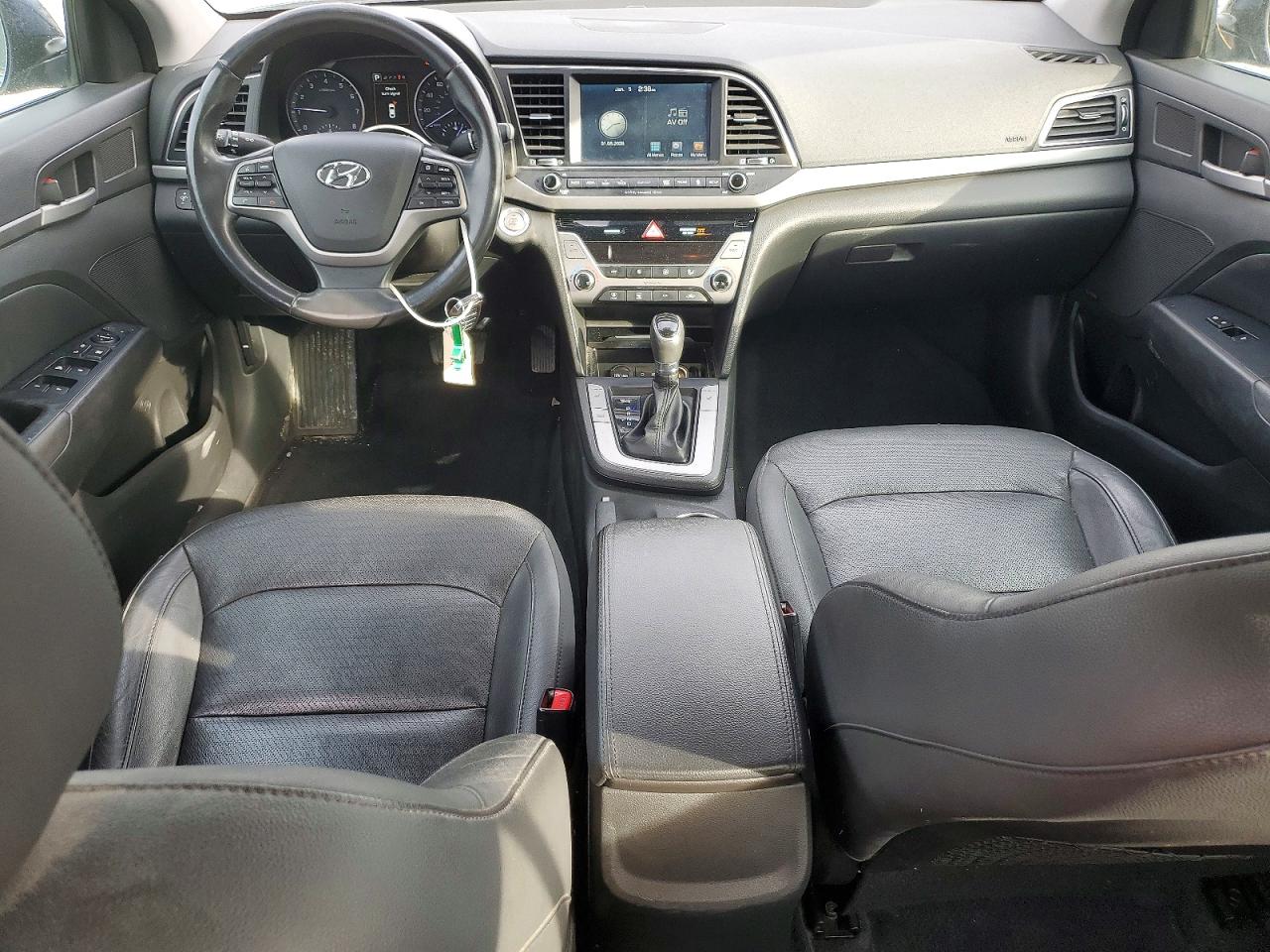 2017 HYUNDAI ELANTRA SE photo 8