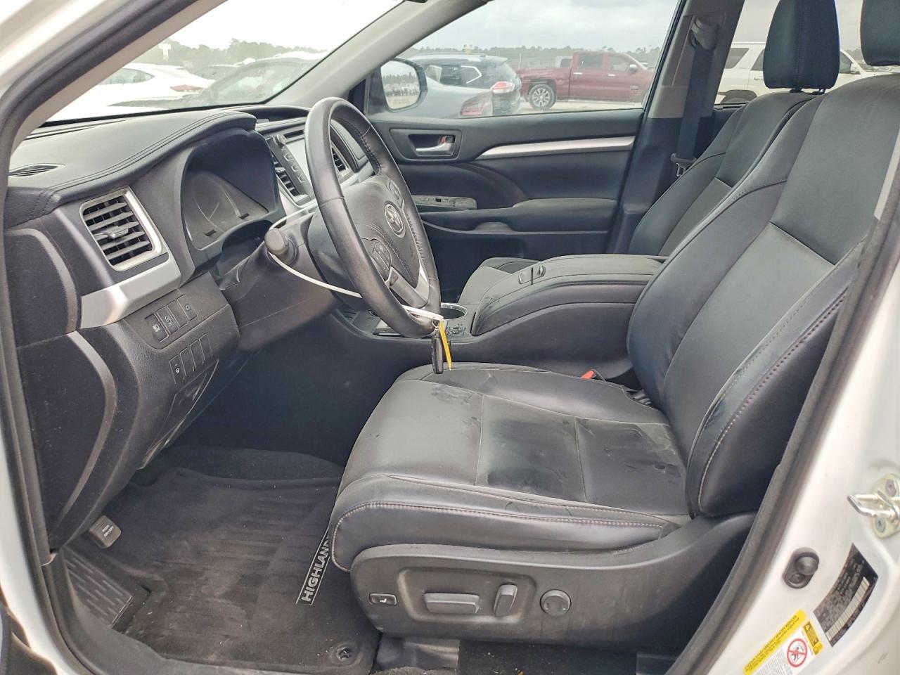 2018 TOYOTA HIGHLANDER SE photo 7