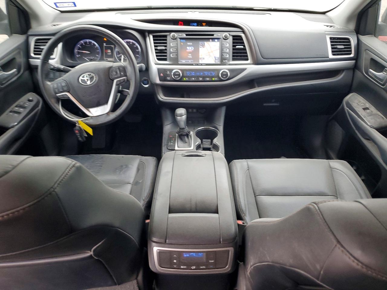 2018 TOYOTA HIGHLANDER SE photo 8