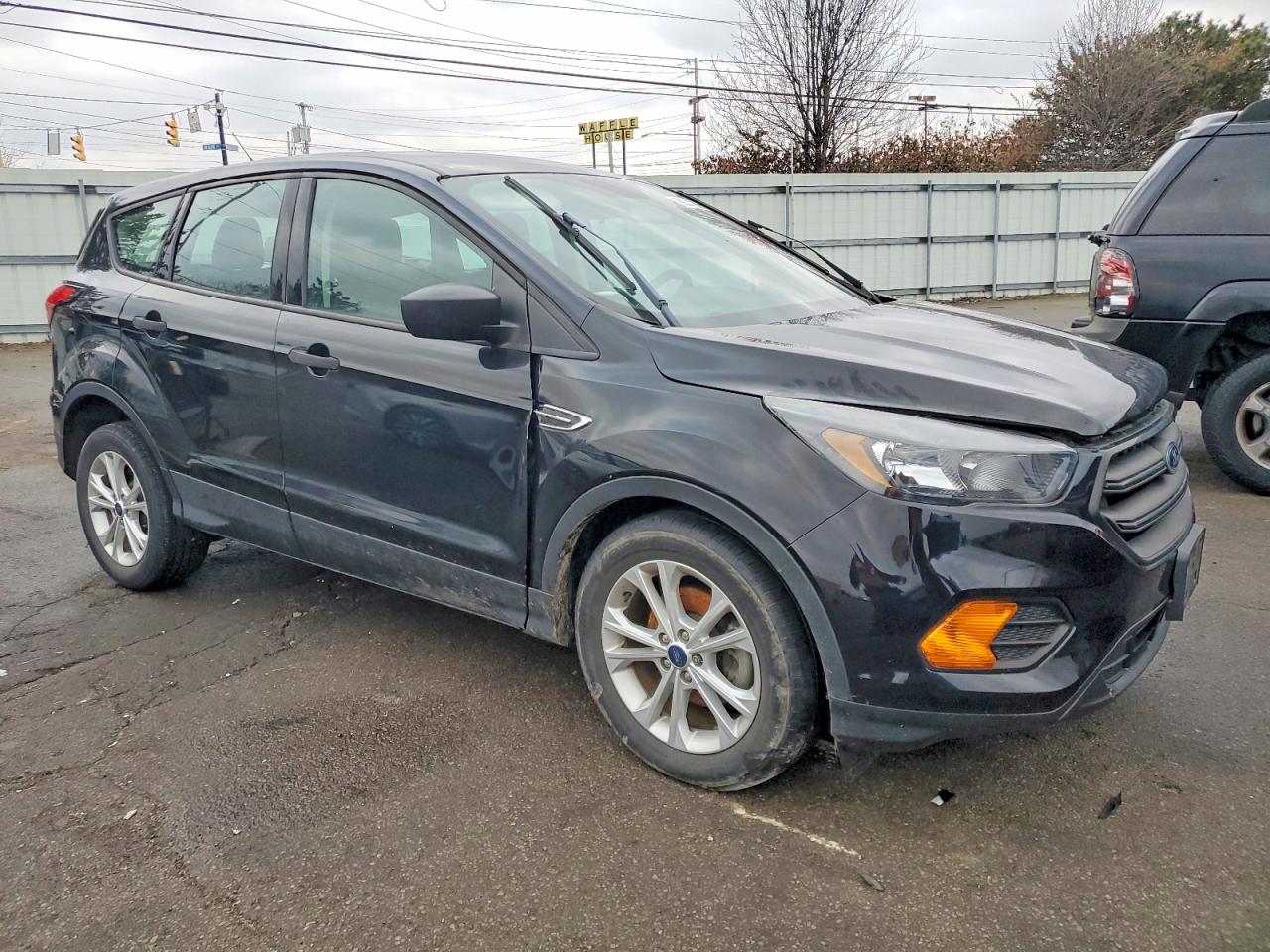 2019 FORD ESCAPE S photo 4
