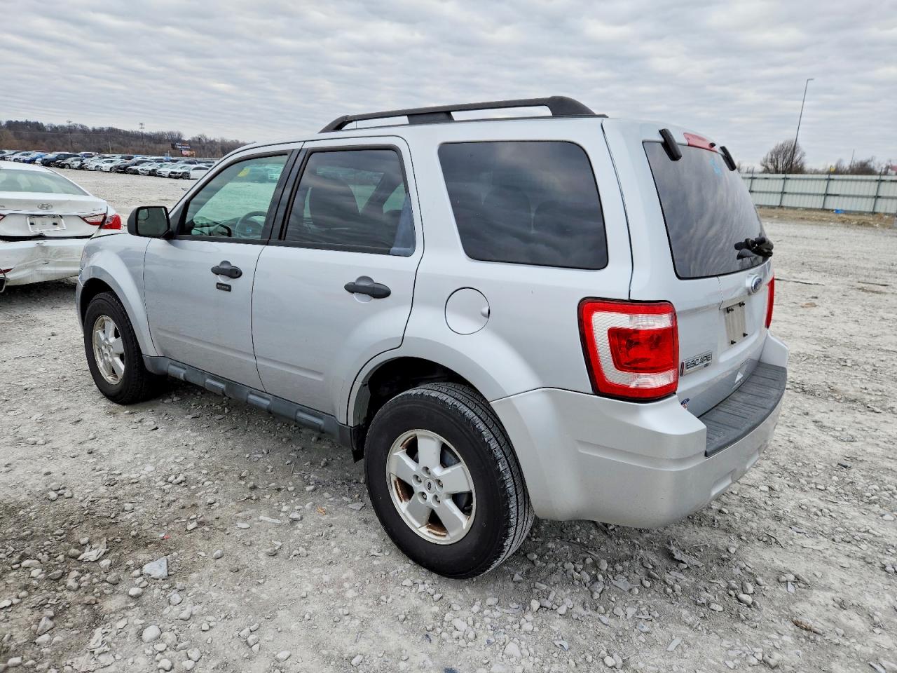 2011 FORD ESCAPE XLT photo 3
