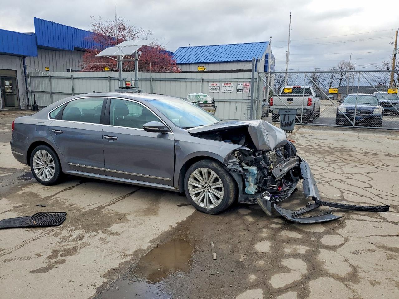 2012 VOLKSWAGEN PASSAT SEL photo 4