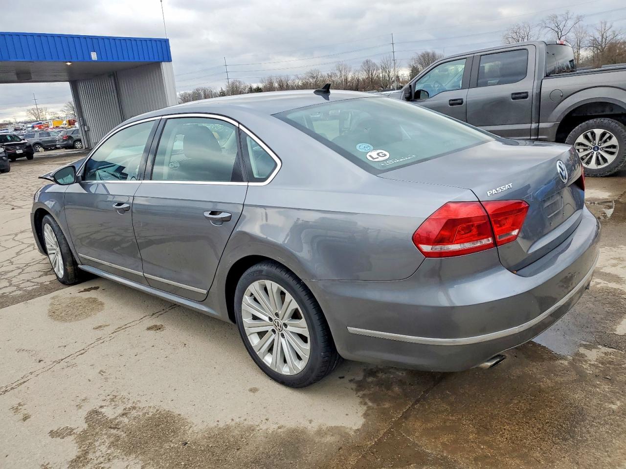 2012 VOLKSWAGEN PASSAT SEL photo 2