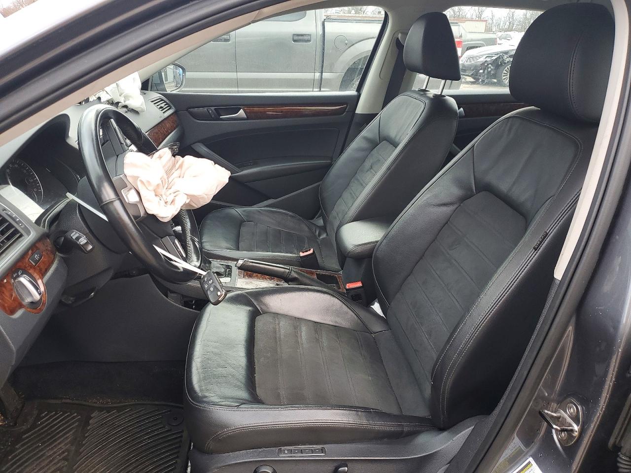 2012 VOLKSWAGEN PASSAT SEL photo 7