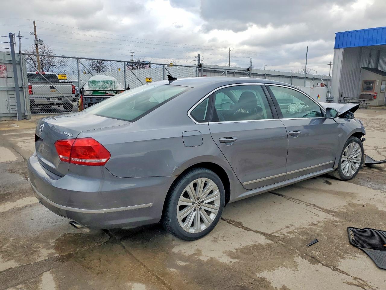 2012 VOLKSWAGEN PASSAT SEL photo 3