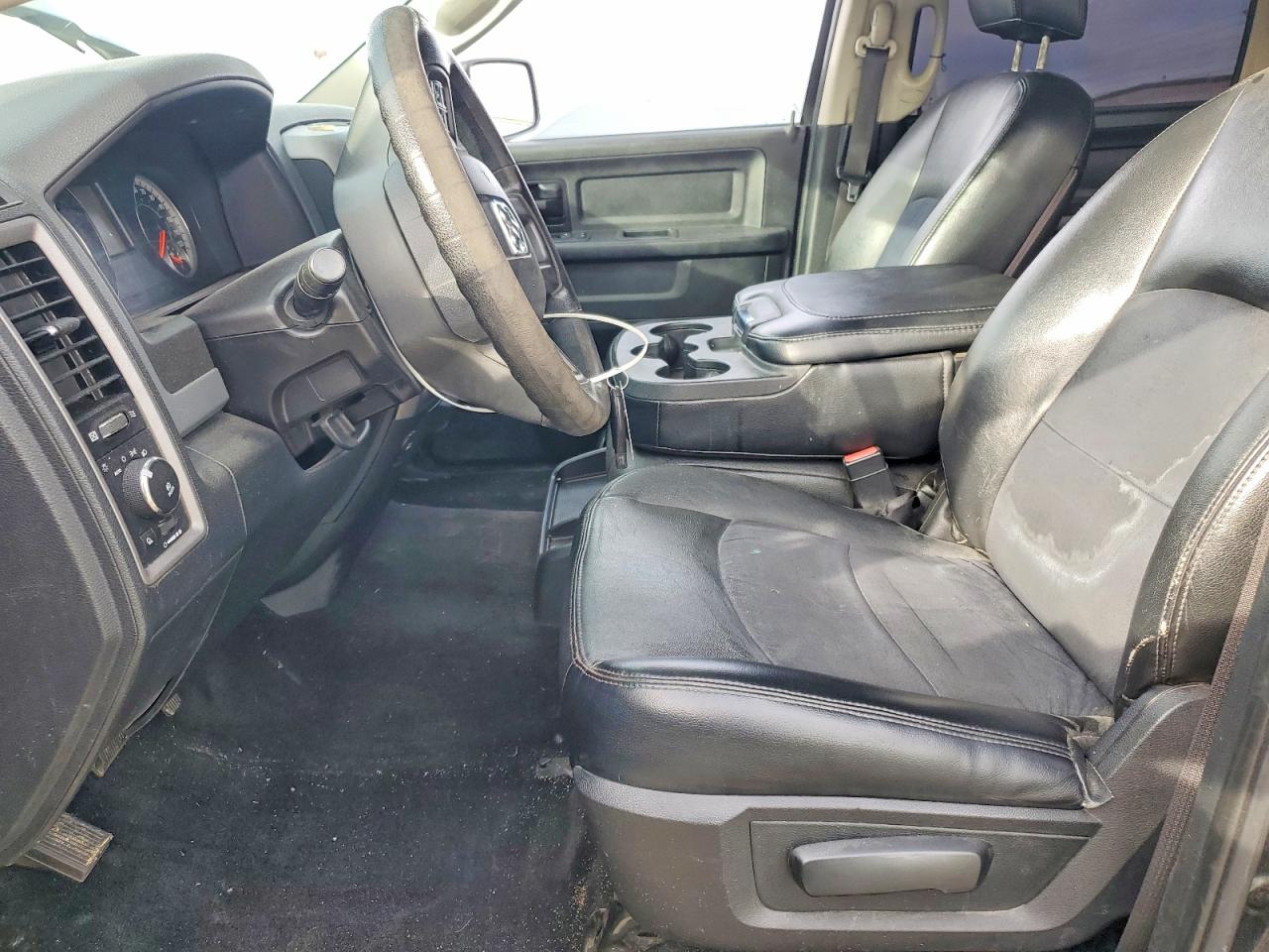 2016 RAM 1500 ST photo 7