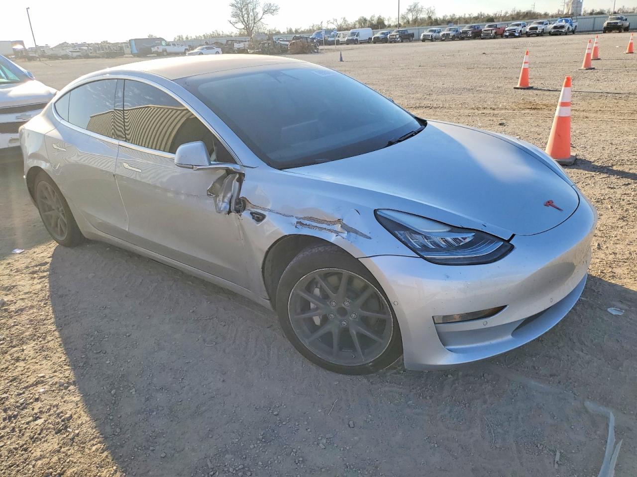 2018 TESLA MODEL 3 photo 4