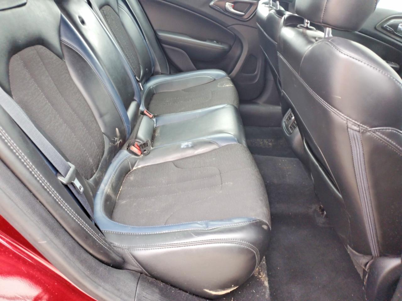 2016 CHRYSLER 200 S photo 10