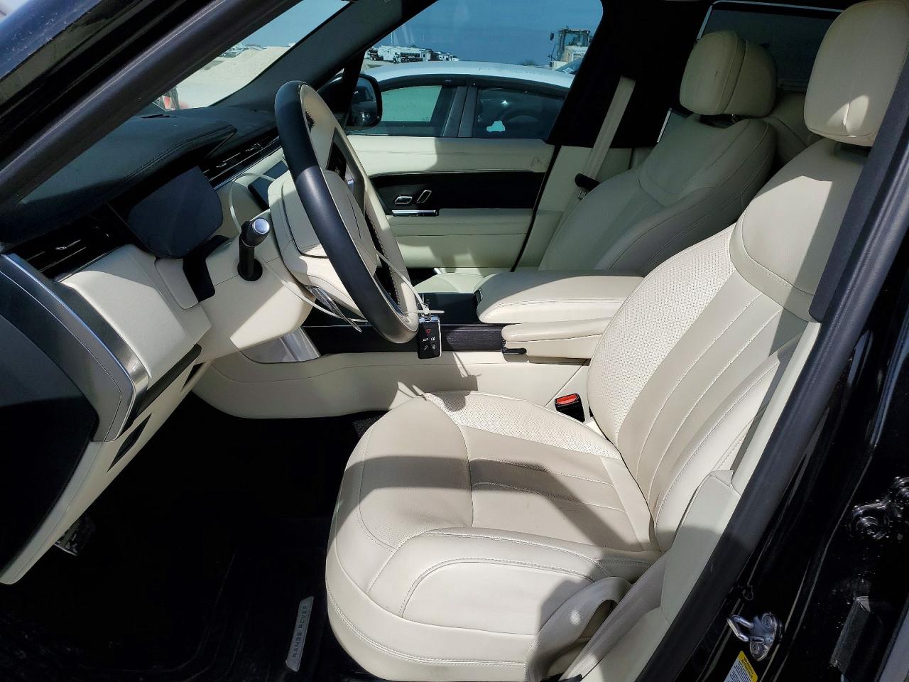 2024 LAND ROVER RANGE ROVER SE photo 7