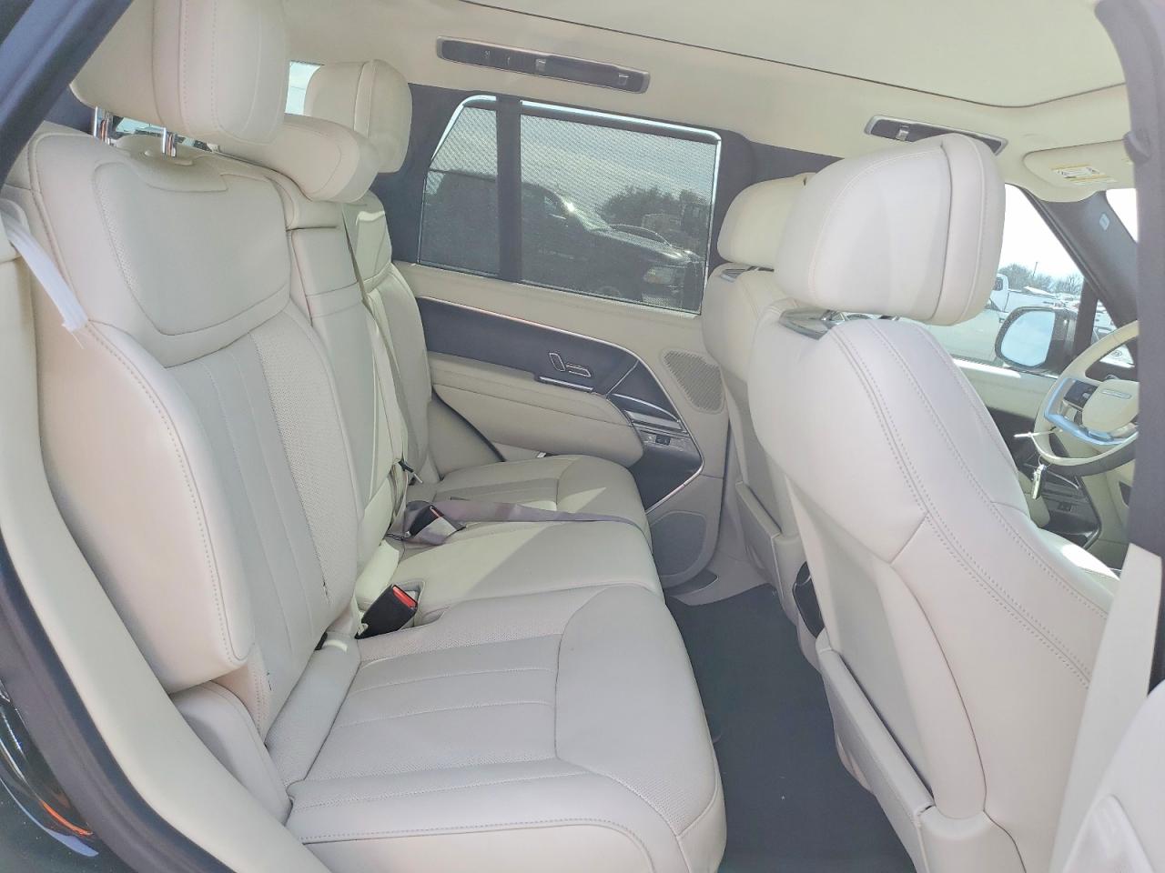 2024 LAND ROVER RANGE ROVER SE photo 11