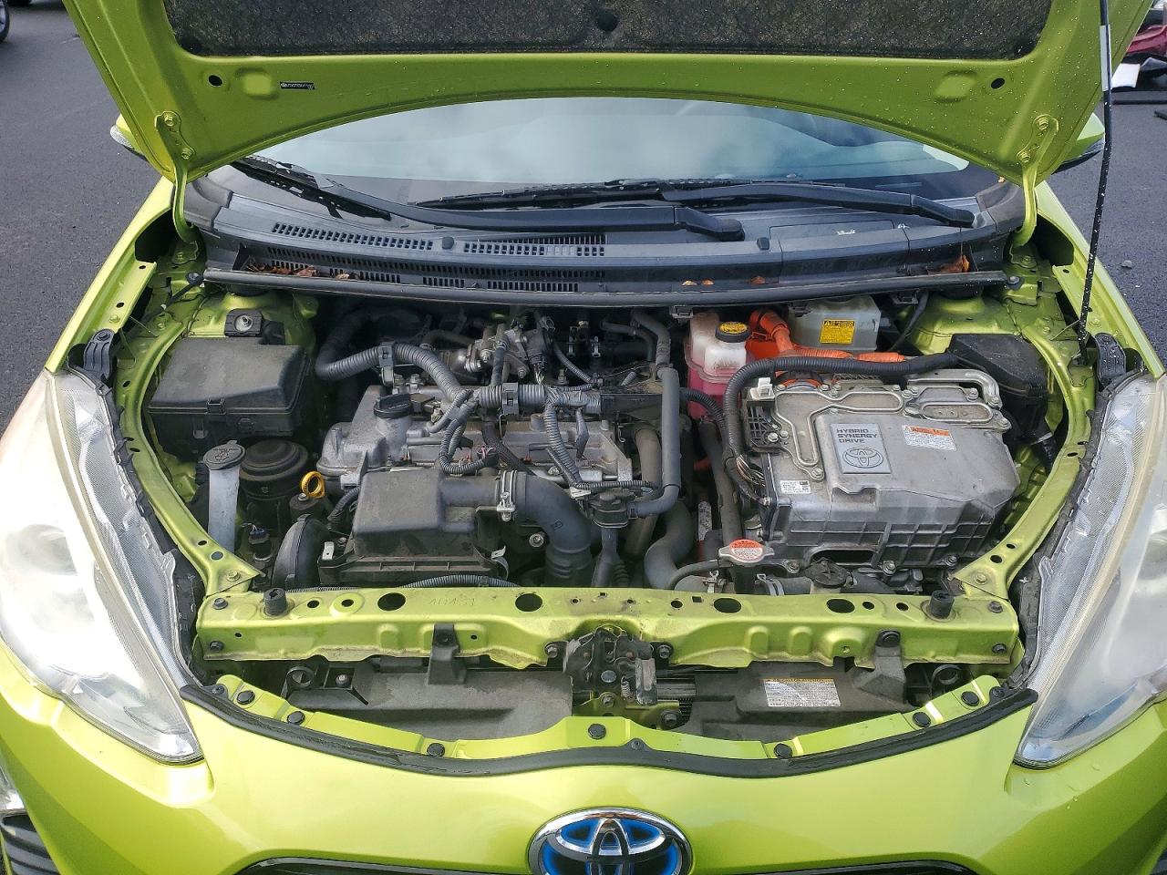 2016 TOYOTA PRIUS C photo 11