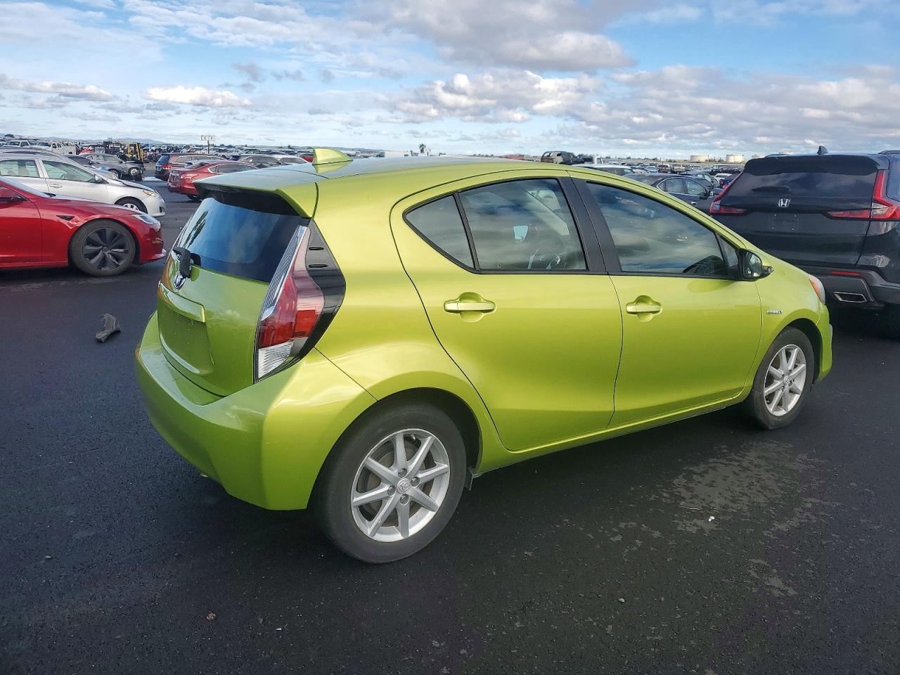 2016 TOYOTA PRIUS C photo 3