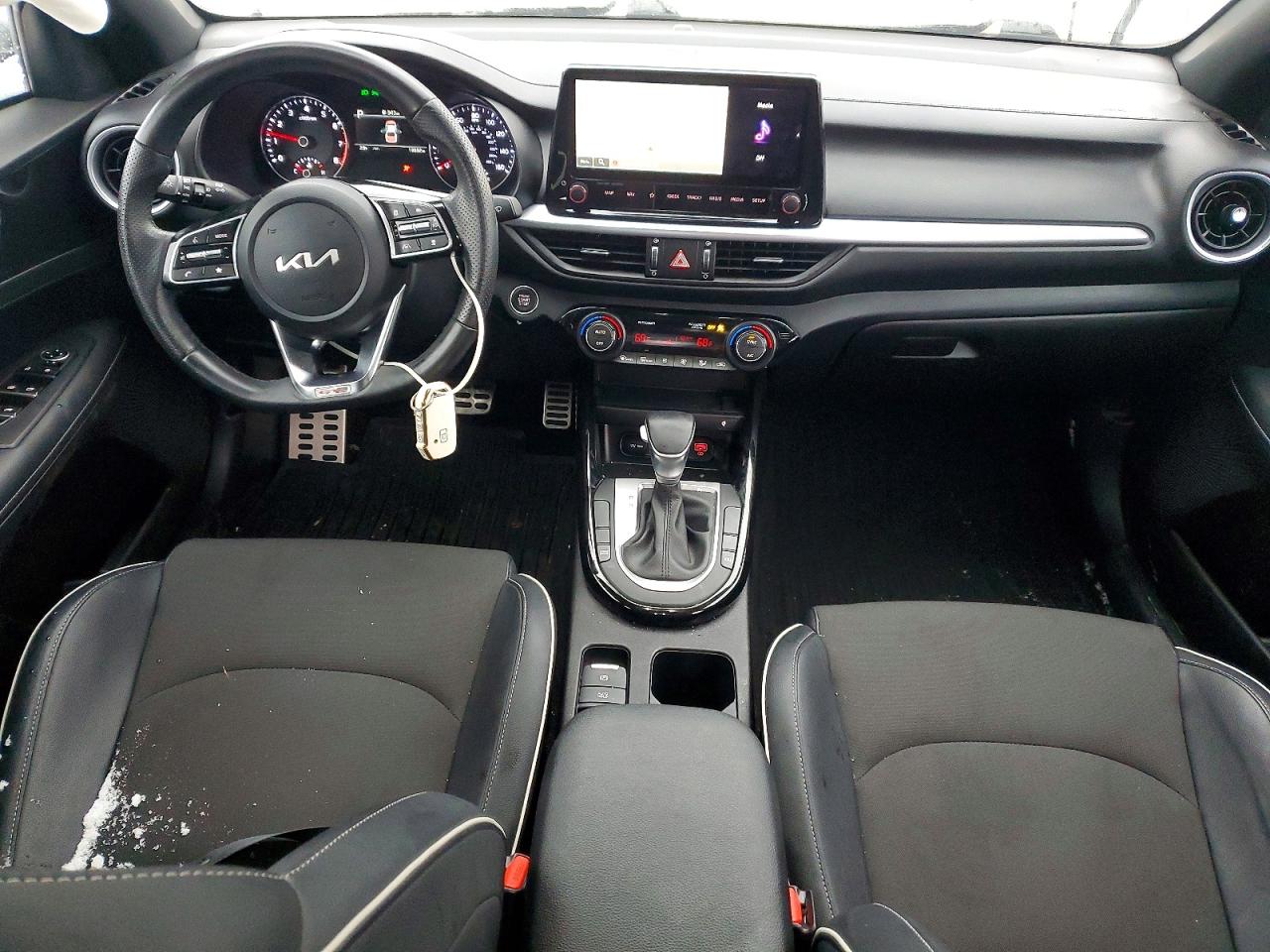 2023 KIA FORTE GT LINE photo 8