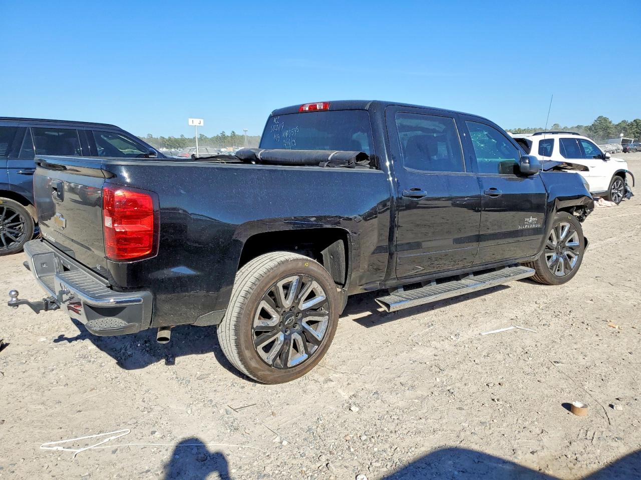2015 CHEVROLET SILVERADO C1500 LT photo 3