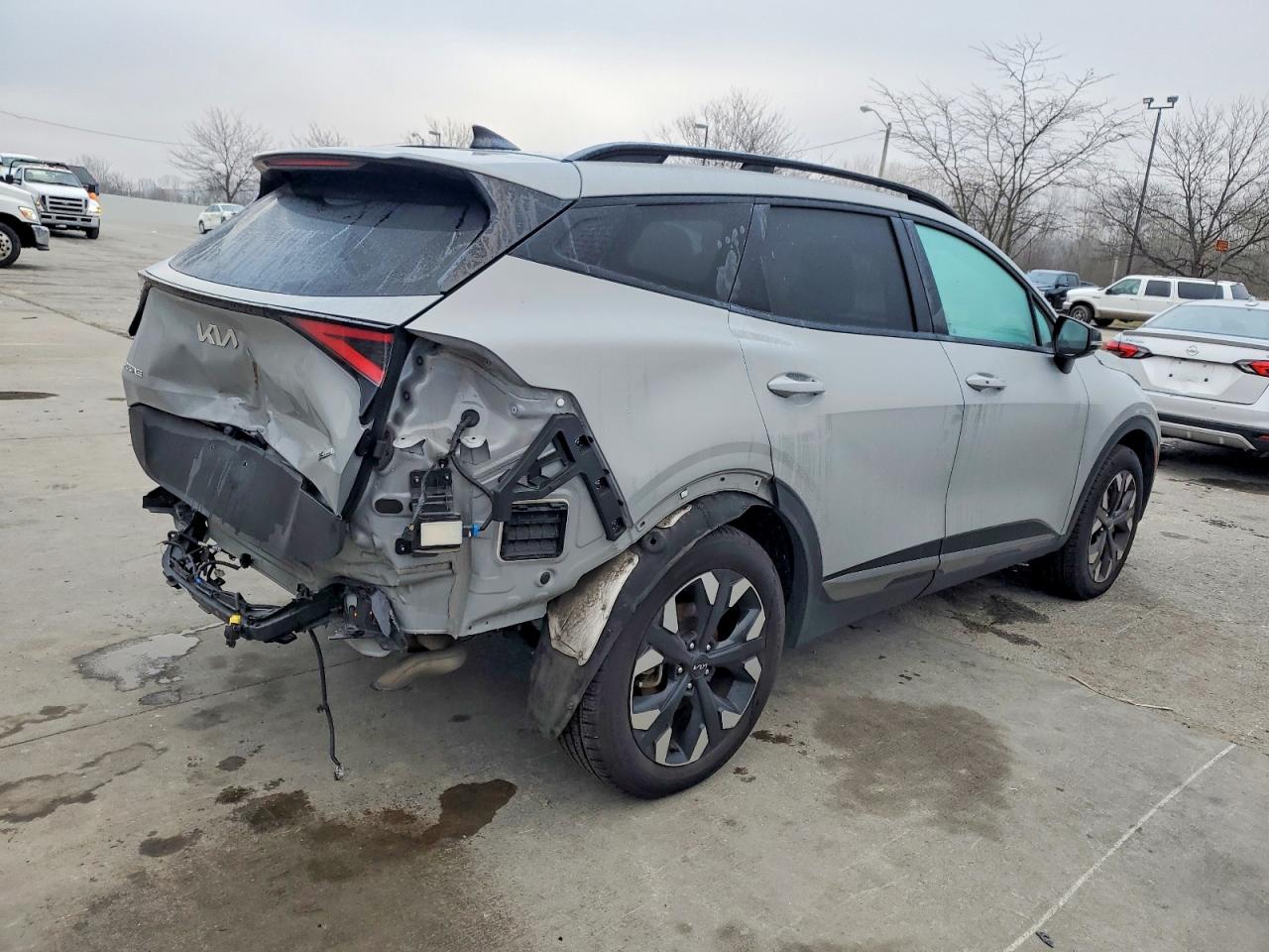 2023 KIA SPORTAGE X LINE photo 3