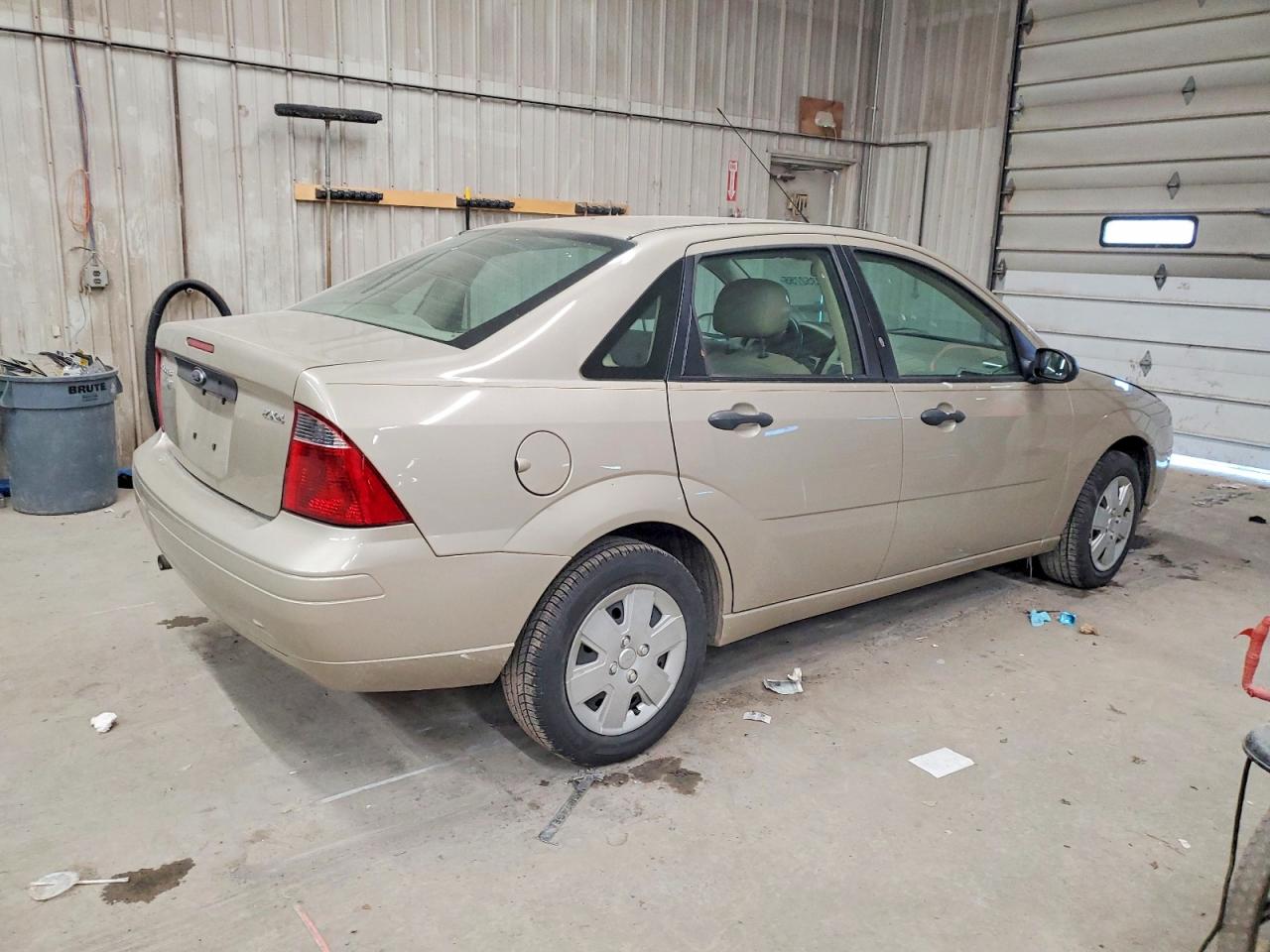 2007 FORD FOCUS ZX4 photo 3