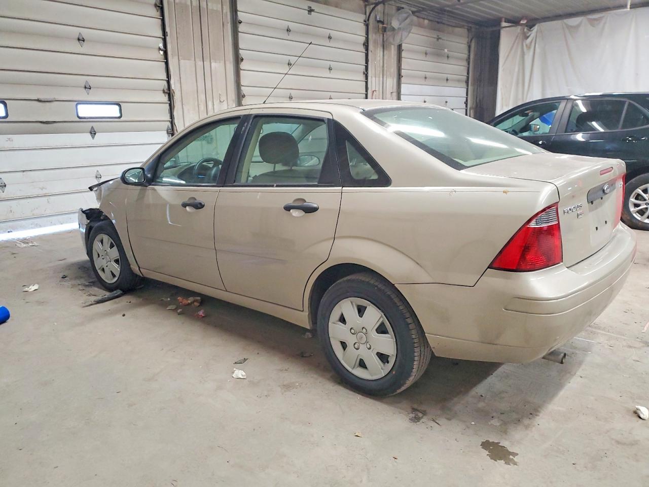 2007 FORD FOCUS ZX4 photo 2