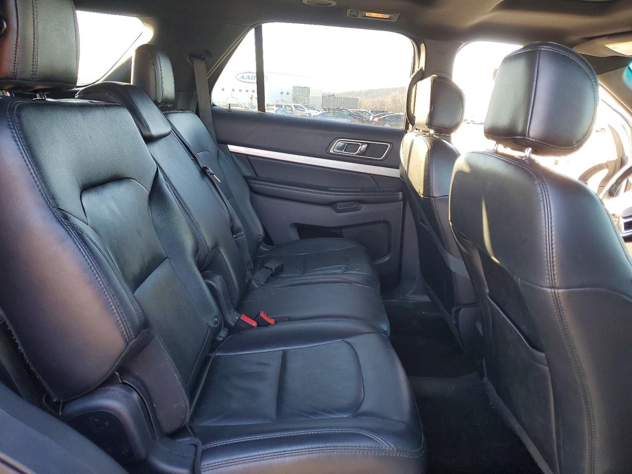 2017 FORD EXPLORER XLT photo 11