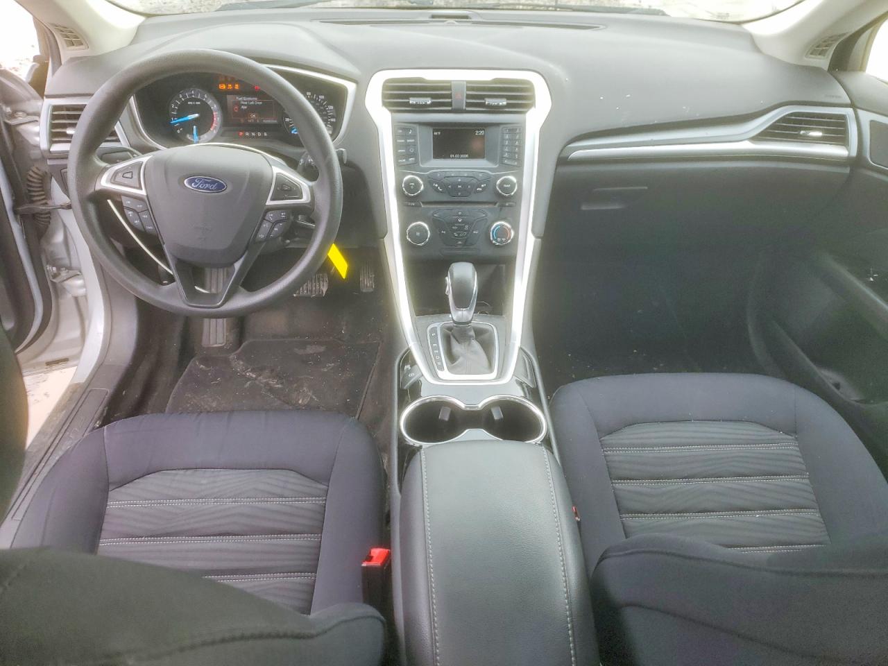 2016 FORD FUSION SE photo 8