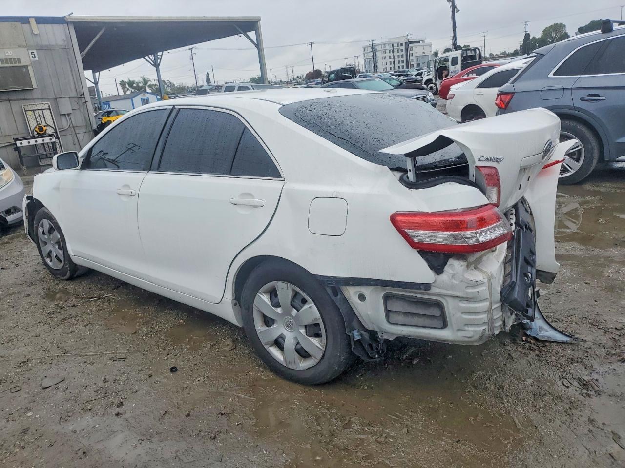 2011 TOYOTA CAMRY BASE photo 2