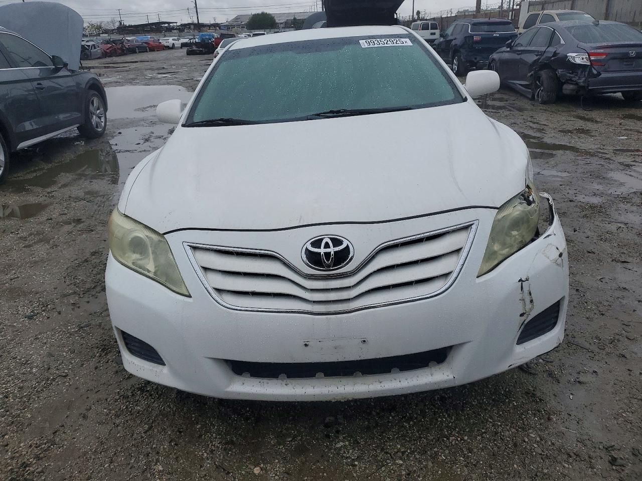 2011 TOYOTA CAMRY BASE photo 5
