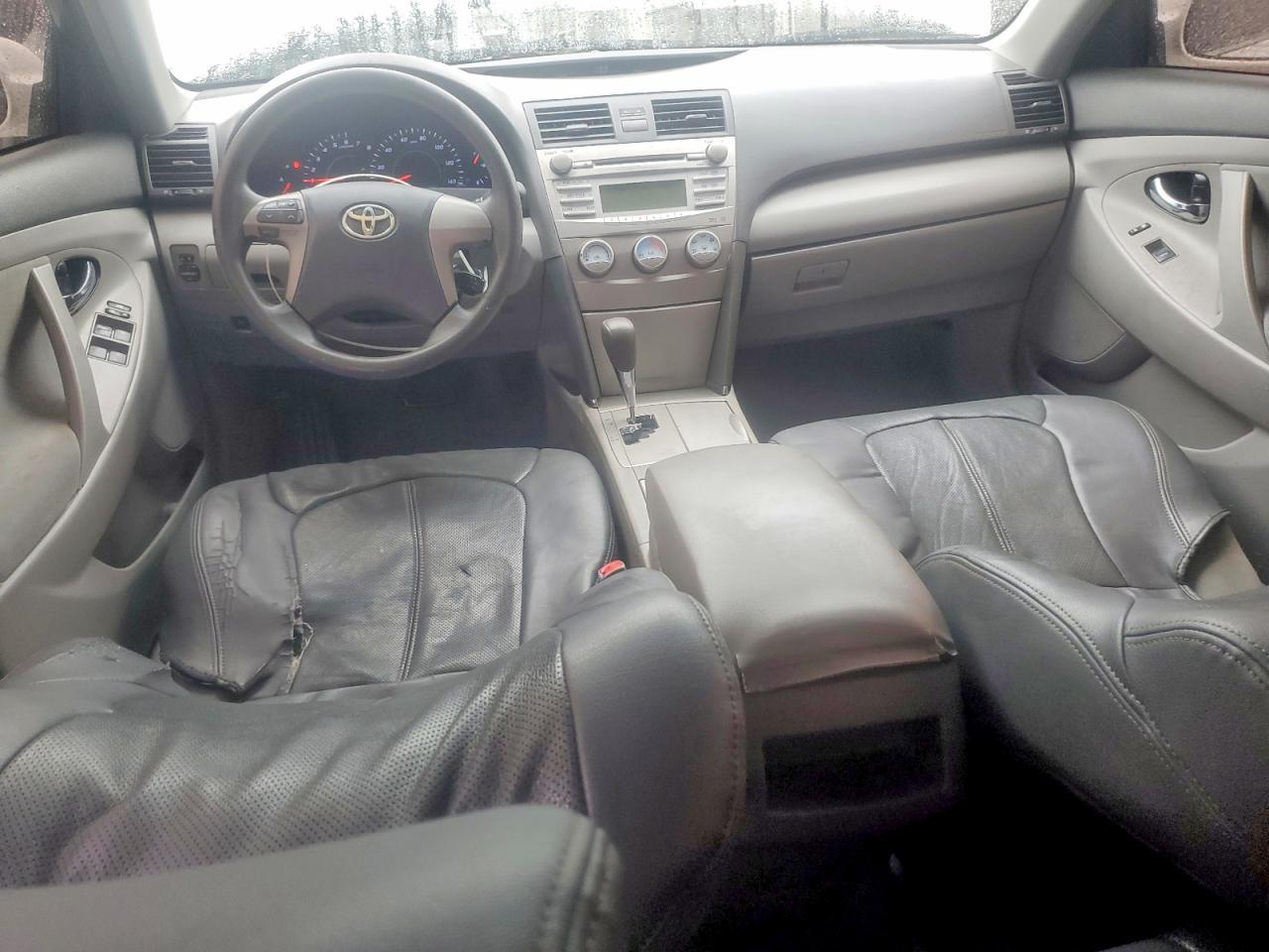 2011 TOYOTA CAMRY BASE photo 8