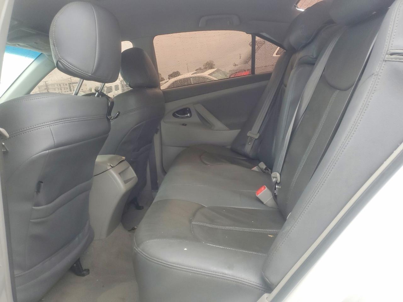 2011 TOYOTA CAMRY BASE photo 10