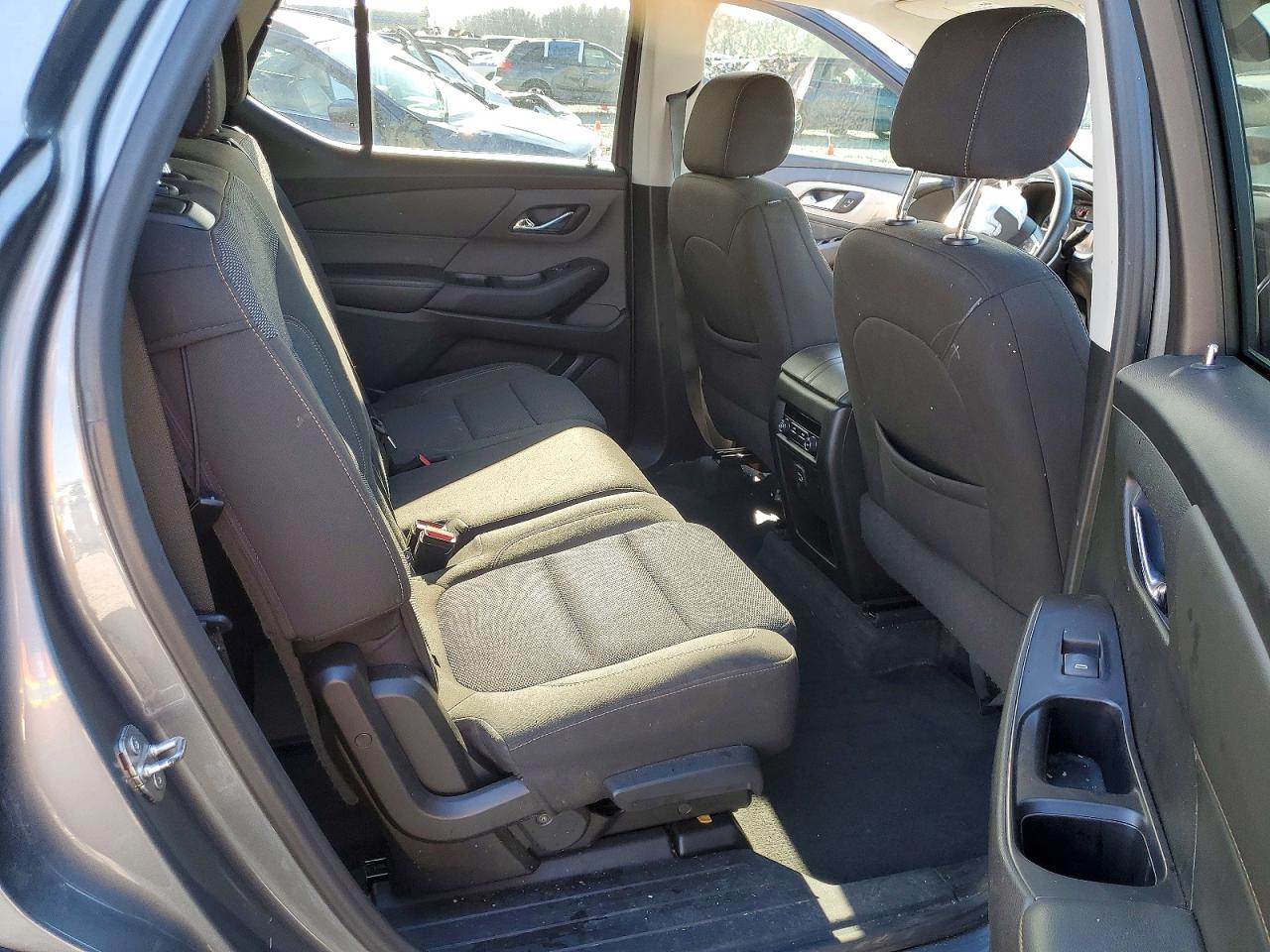 2020 CHEVROLET TRAVERSE LS photo 11