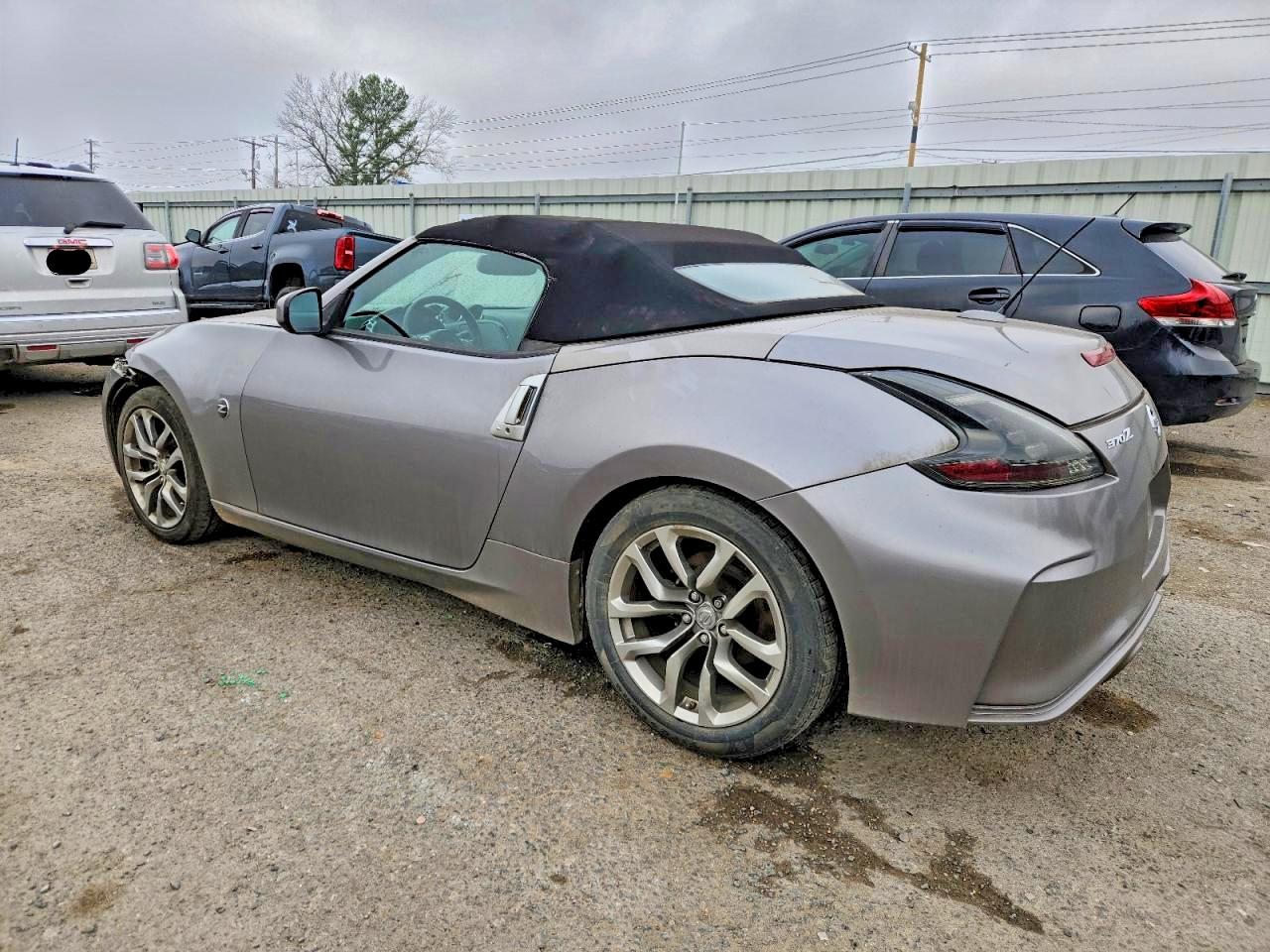 2010 NISSAN 370Z photo 3