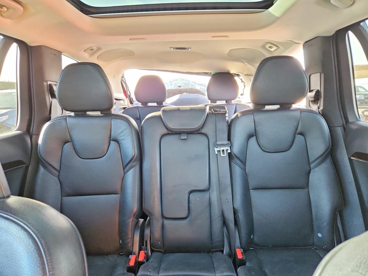 2016 VOLVO XC90 T8 photo 10