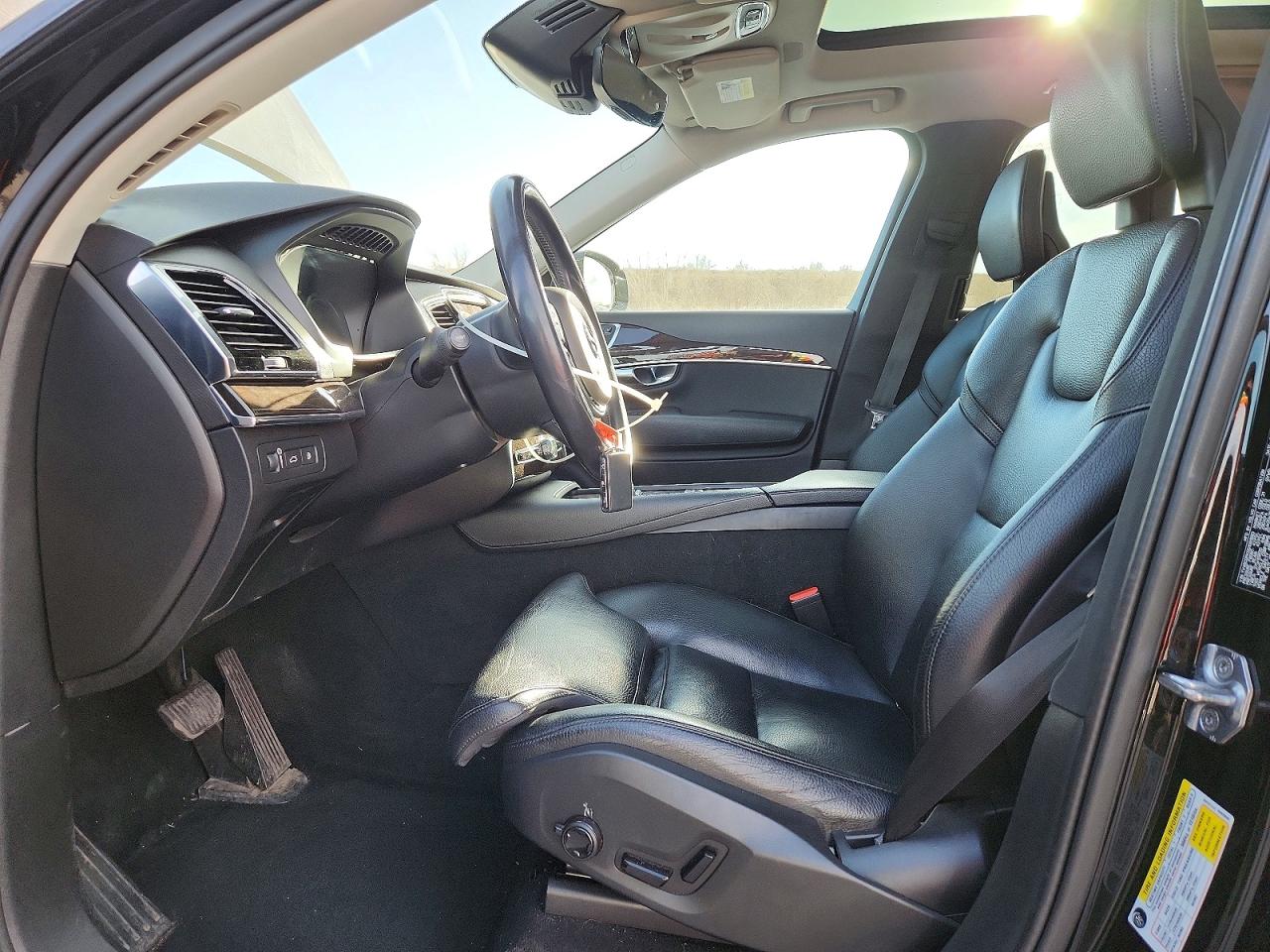 2016 VOLVO XC90 T8 photo 7