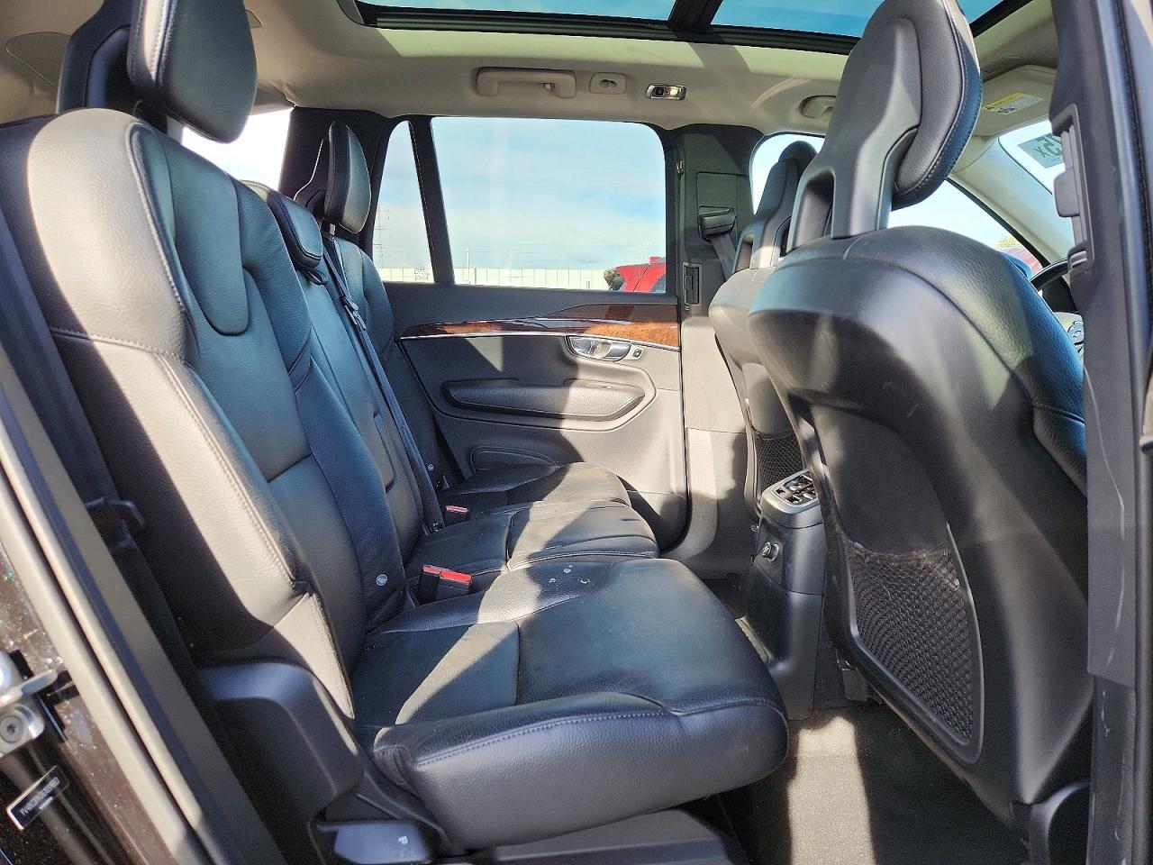 2016 VOLVO XC90 T8 photo 11