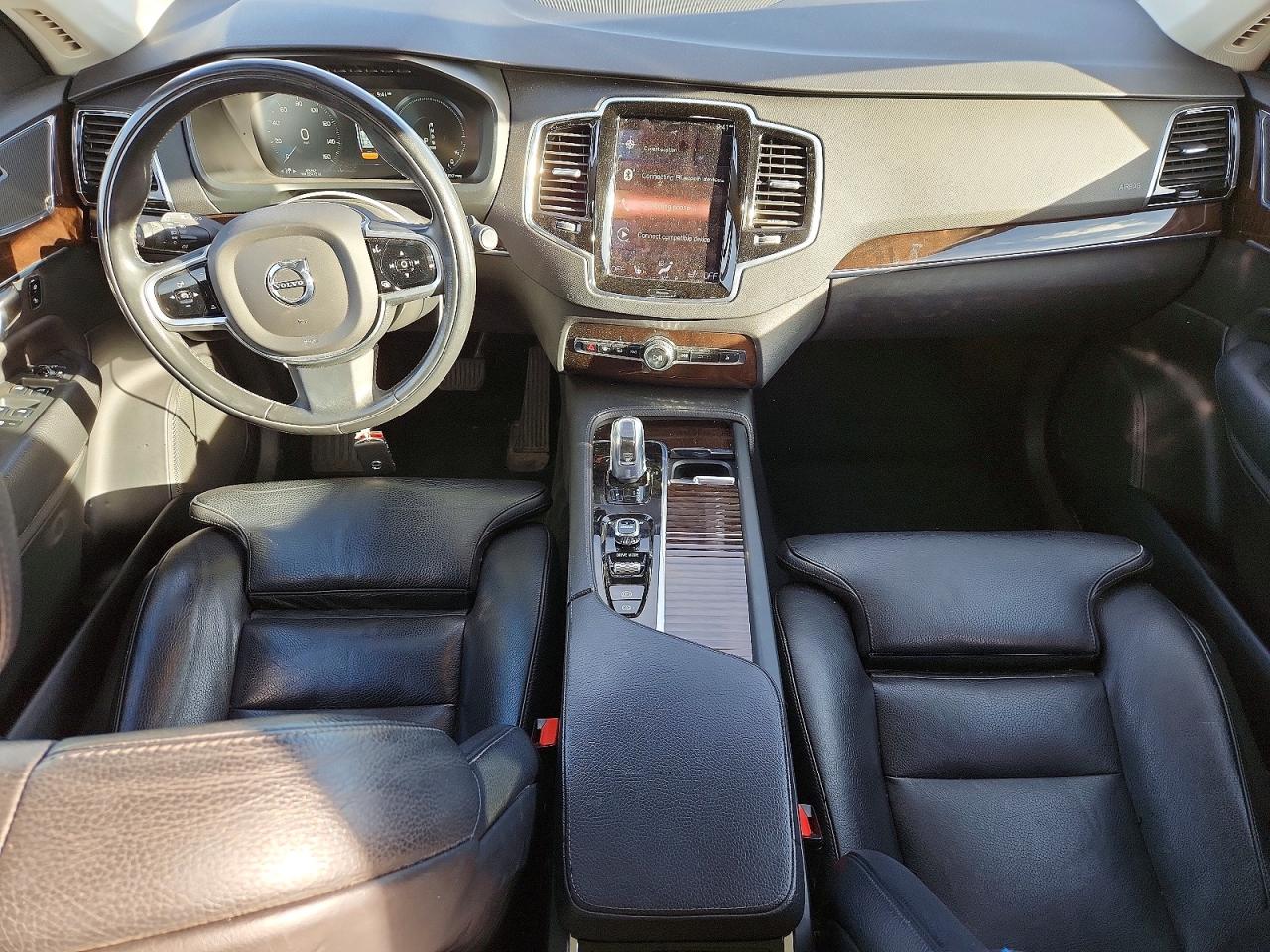 2016 VOLVO XC90 T8 photo 8