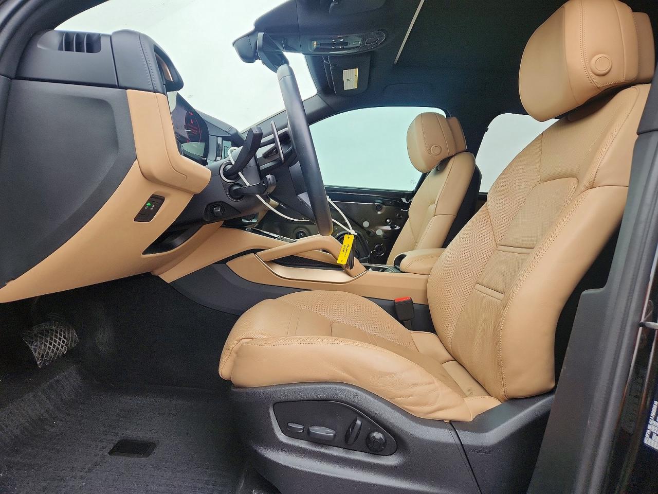 2024 PORSCHE CAYENNE photo 7