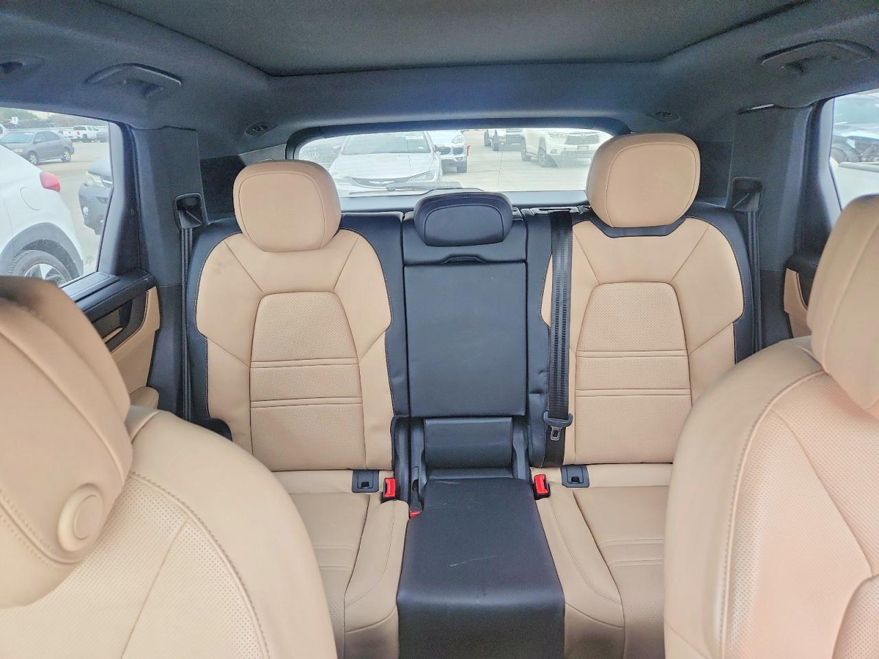 2024 PORSCHE CAYENNE photo 10