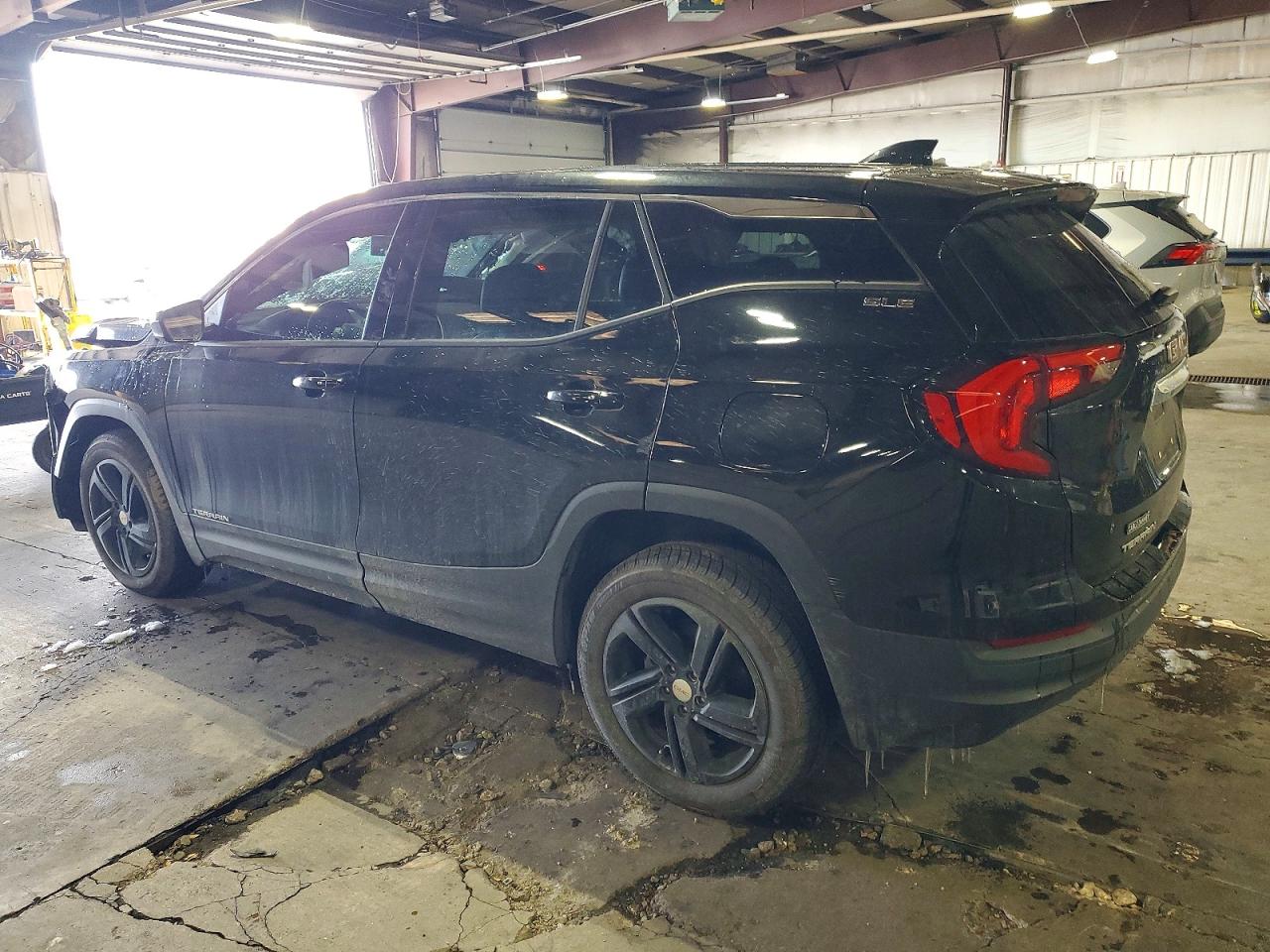 2018 GMC TERRAIN SLE photo 4