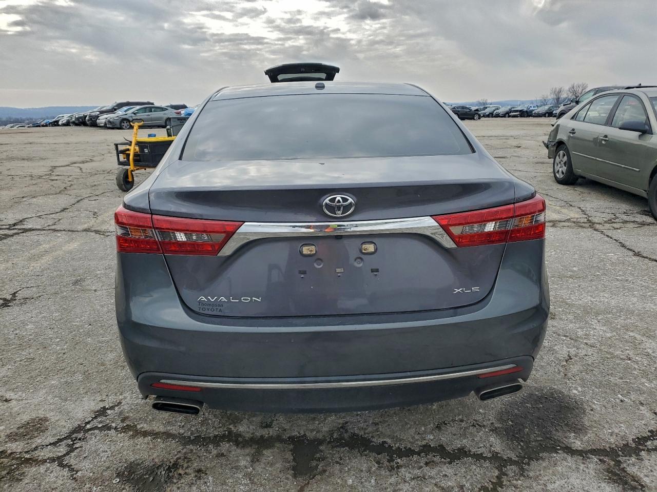 2016 TOYOTA AVALON XLE photo 6