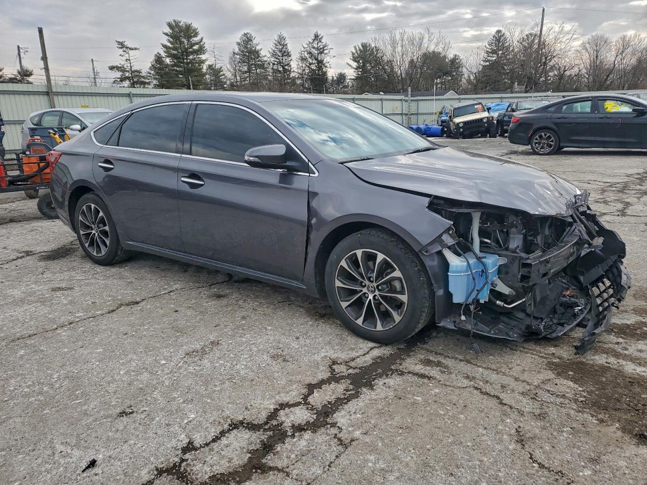 2016 TOYOTA AVALON XLE photo 4