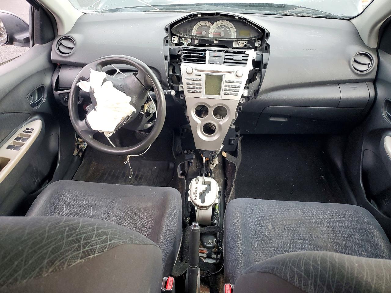 2008 TOYOTA YARIS photo 8