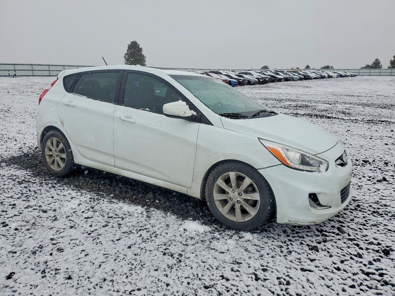 2014 HYUNDAI ACCENT GLS photo 4