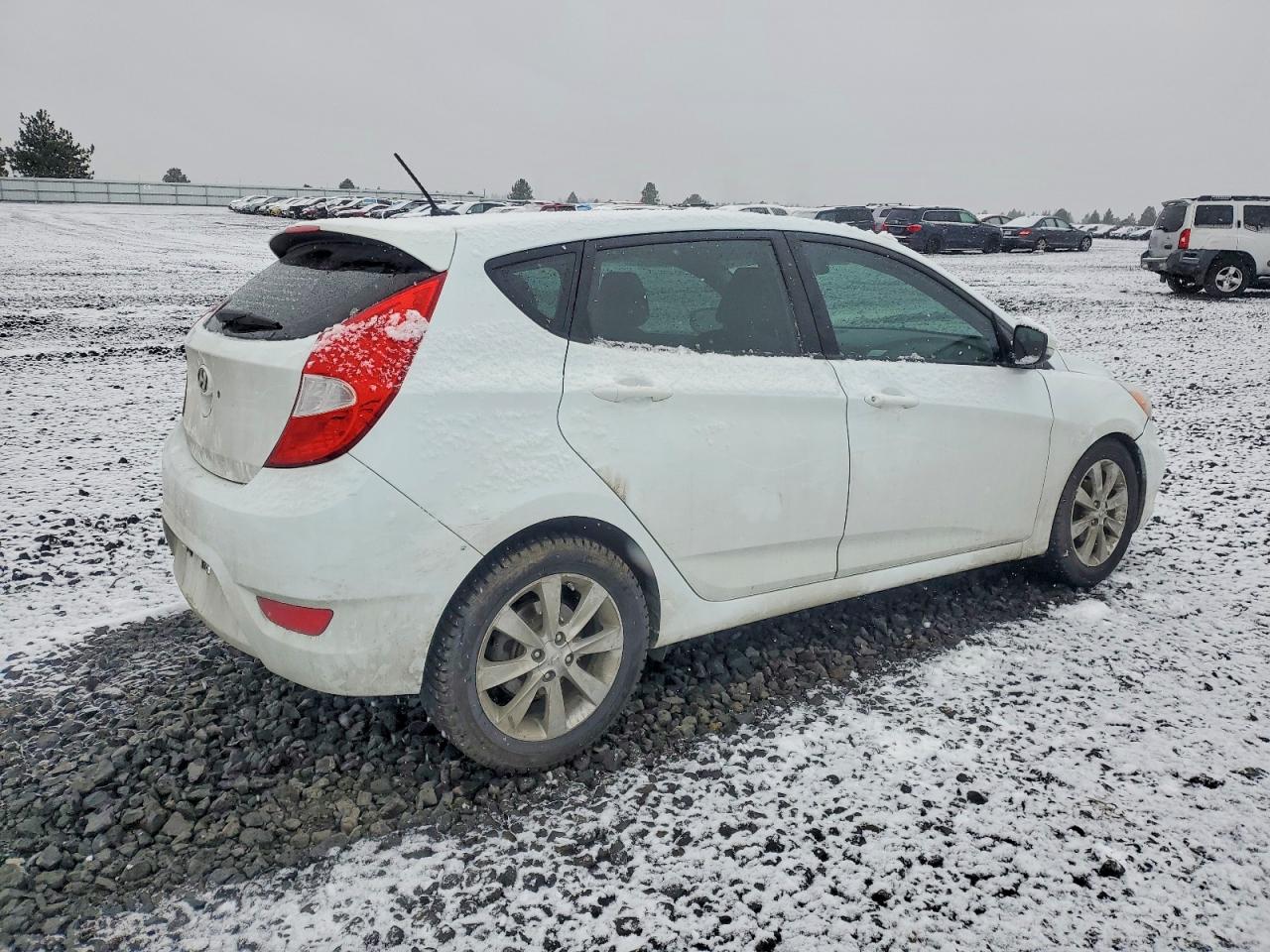 2014 HYUNDAI ACCENT GLS photo 3