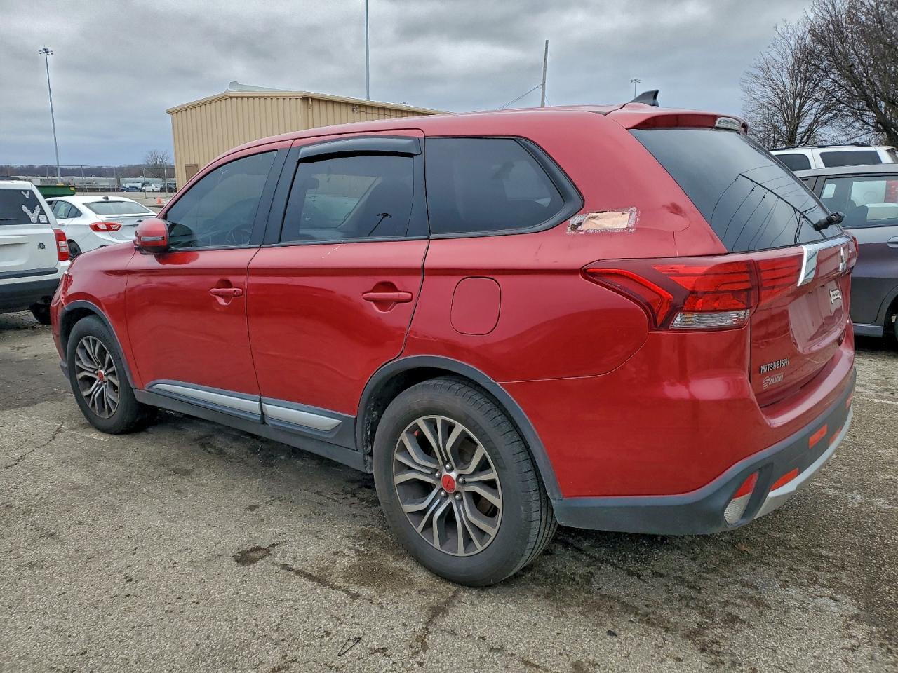 2016 MITSUBISHI OUTLANDER SE photo 2