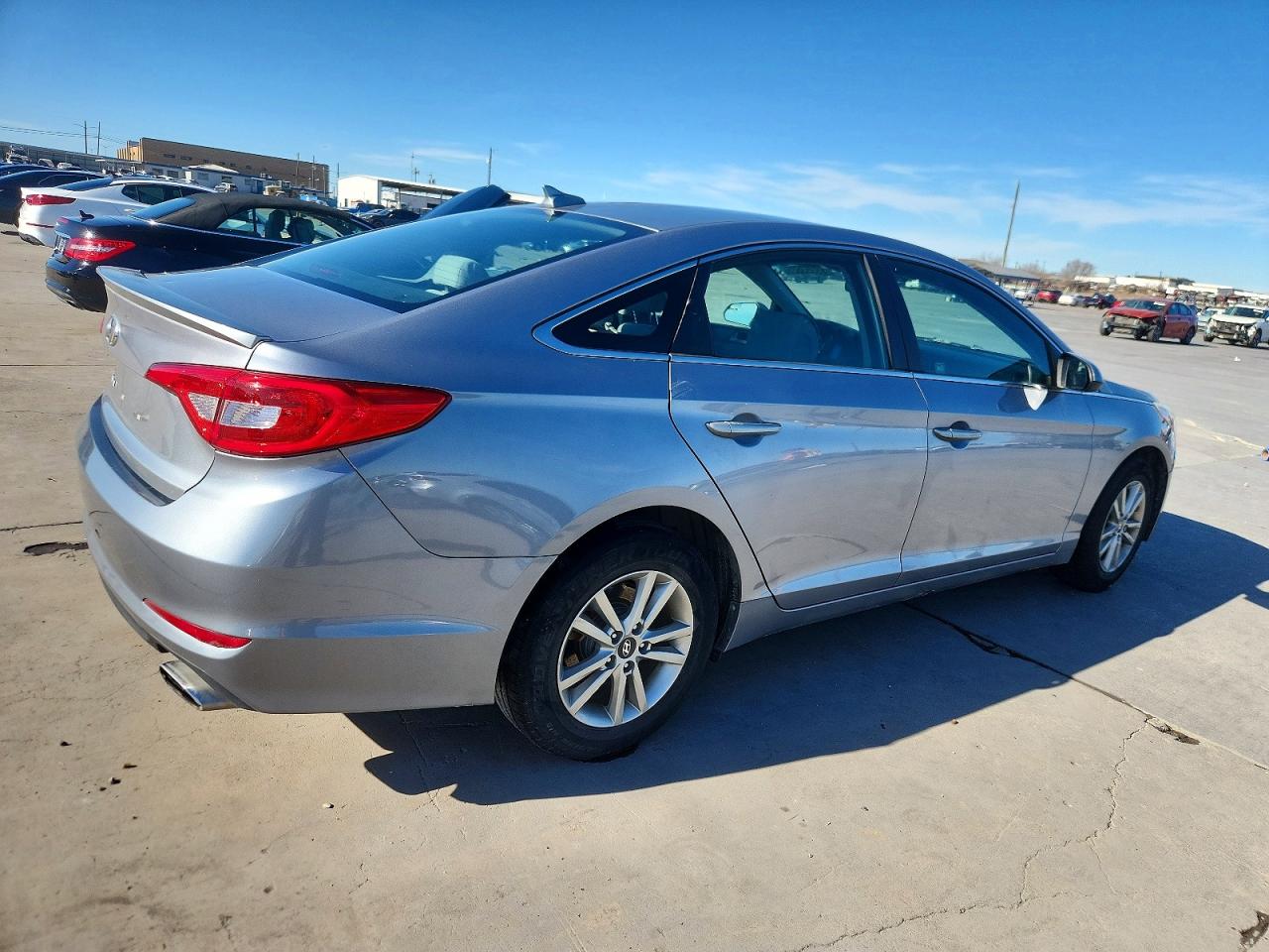 2015 HYUNDAI SONATA SE photo 3