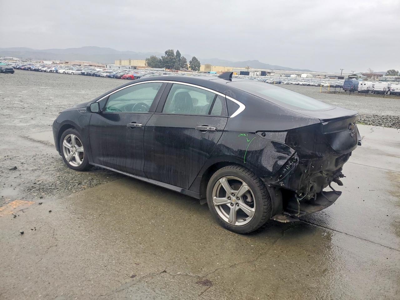 2017 CHEVROLET VOLT LT photo 2
